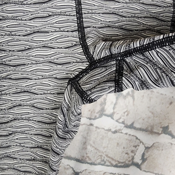 Lululemon Speed Tight II  Textured Wave Black Silver Spoon Size 6 Luxtreme - Picture 6 of 14